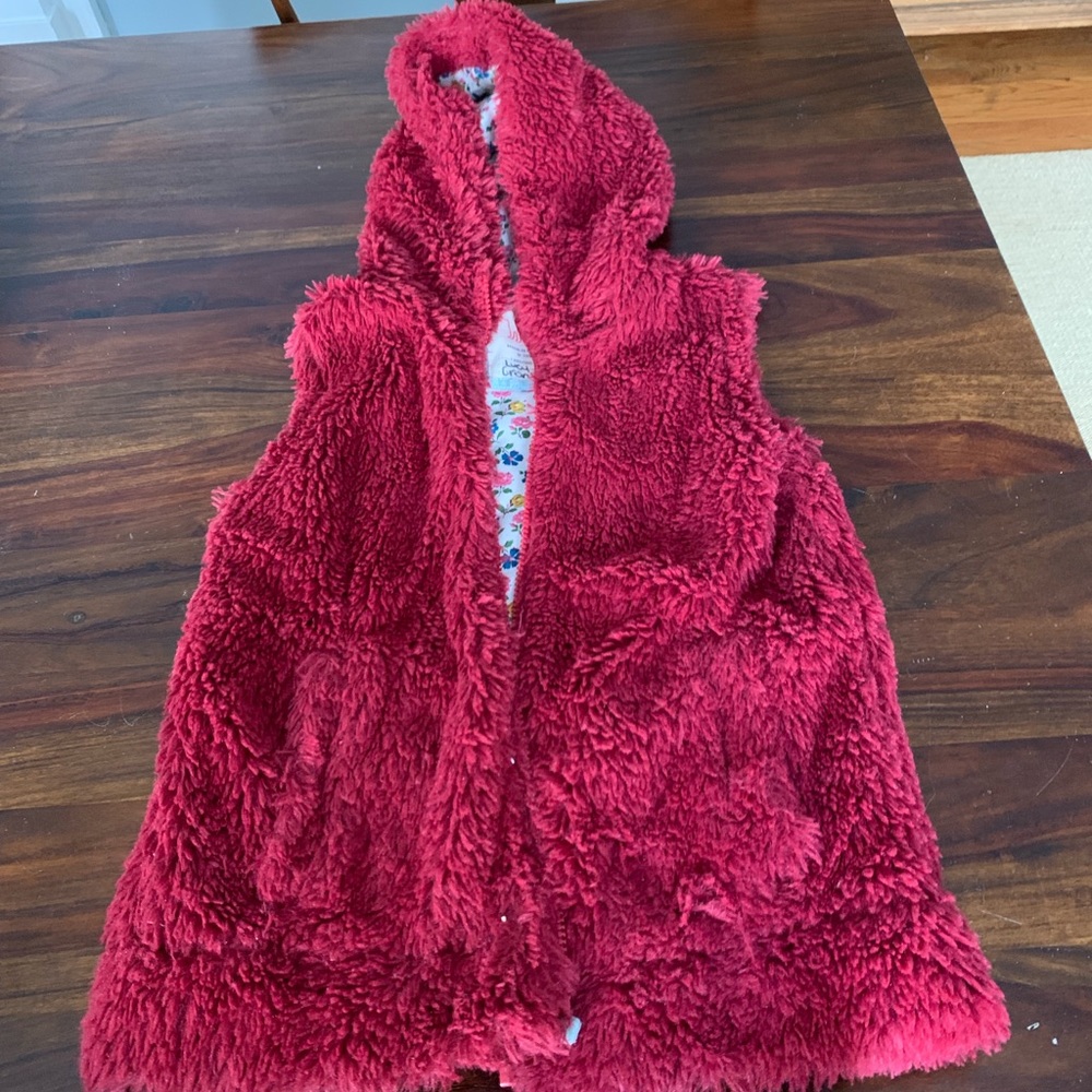 Super comfortable and cozy zip up vest